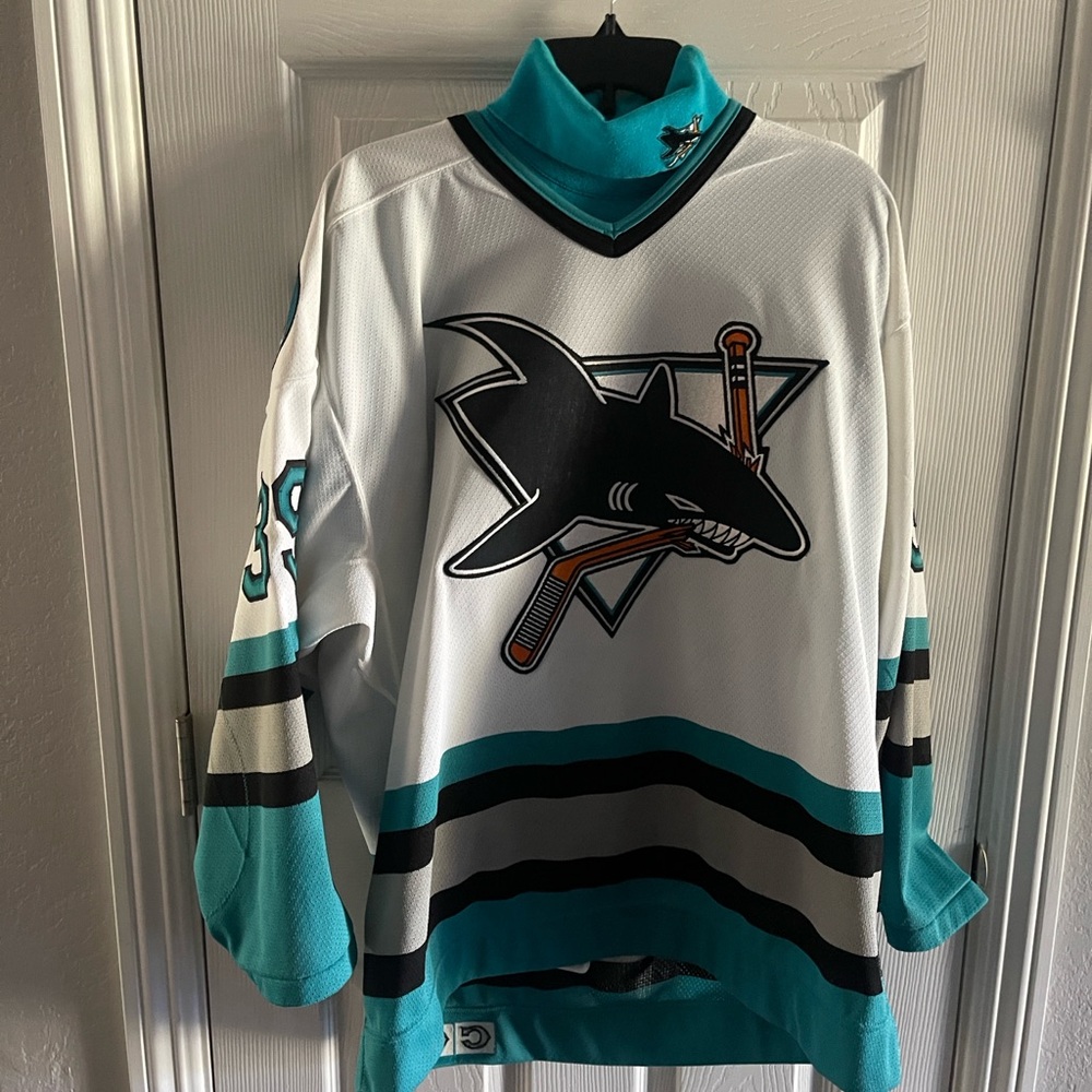 Friesen San Jose Sharks 39 Jersey with matching turtleneck